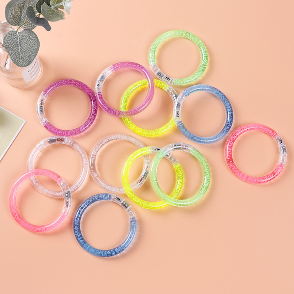 12 stk. blinkende armbånd, gjenbrukbare LED fargerike akryl armbånd for Ha