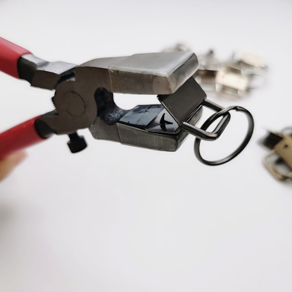 41-pack 25 mm nyckelringar i 4 färger med 1 nyckelringstång, glastång med käftar, perfekt för installation