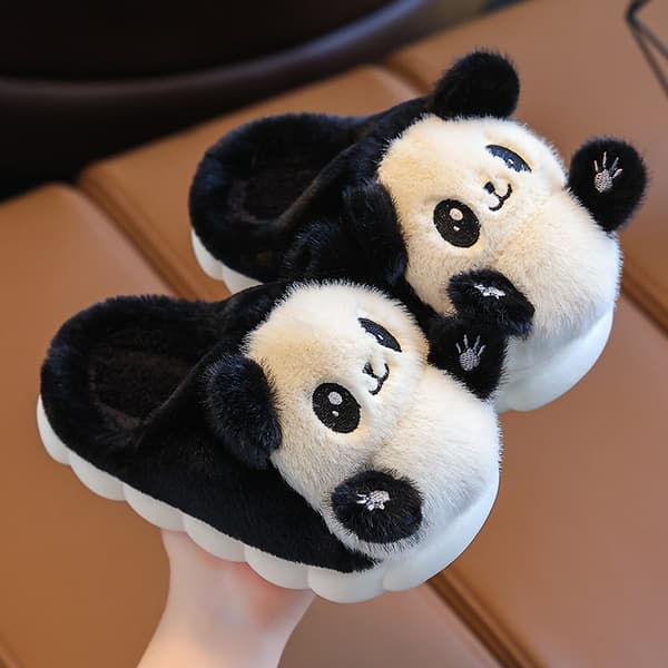 Pehmoiset panda-tossut 16,5 cm