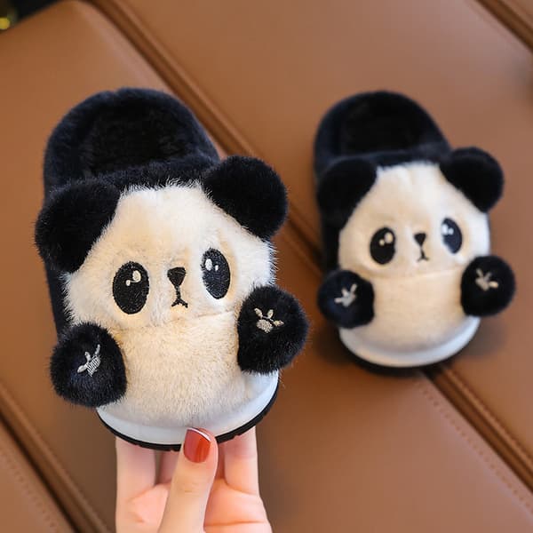 Pehmoiset panda-tossut 16,5 cm