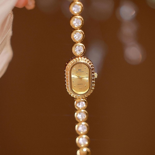 Damklocka Mode Liten och Elegant Oval Båge Fint Smycke Armbandsklocka