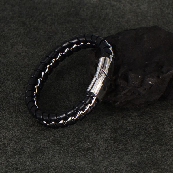 Barn armband i äkta läder för pojkar. Kedja i titansilver med