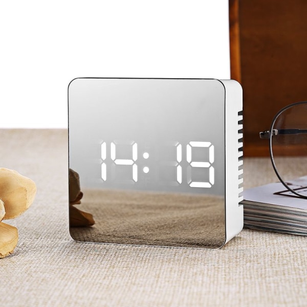 Tyst LED-spegelklocka Multifunktionsdisplay Tid/Temperatur