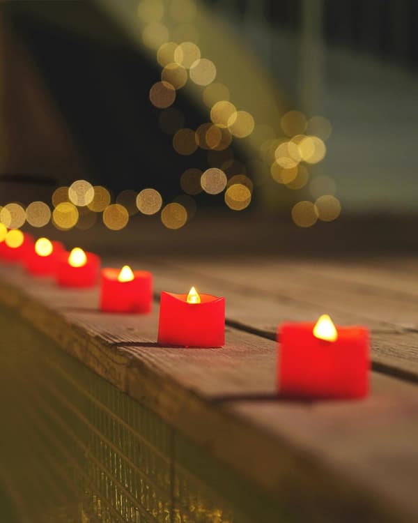 Røde LED-telys, batteridrevne, flammefri
