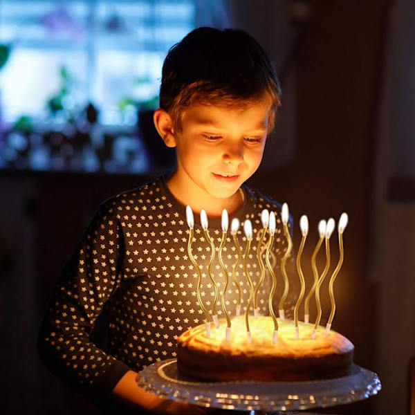 12 syntymäpäiväkynttilää pitkä spiraalikakkukyntilä metallikakkukupit pitkä ohut kierrekakkukyntilä pidikkeellä syntymäpäivä- ja hääjuhlakakkukoristeluun (kulta)