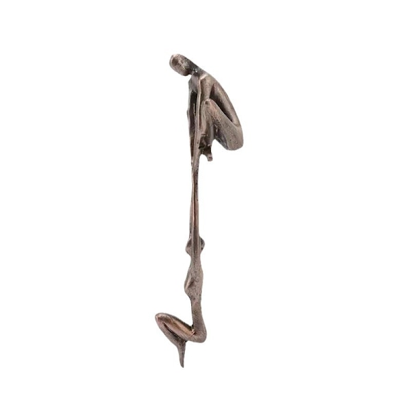 Parfigur mann løfter kvinne harpiks skulptur ornament dekor