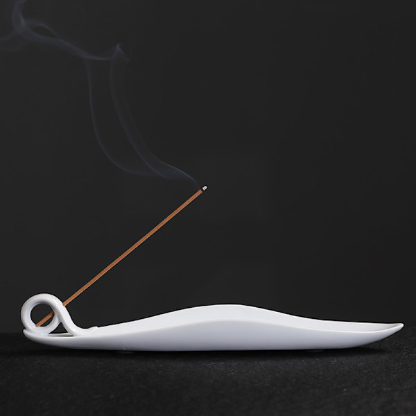 Pilformade keramiska rökelsestickor i pilbladsform