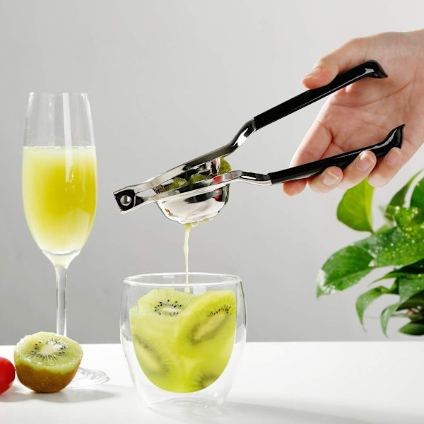 Citronpress - Manuell citruspress med silikonhandtag (svart)