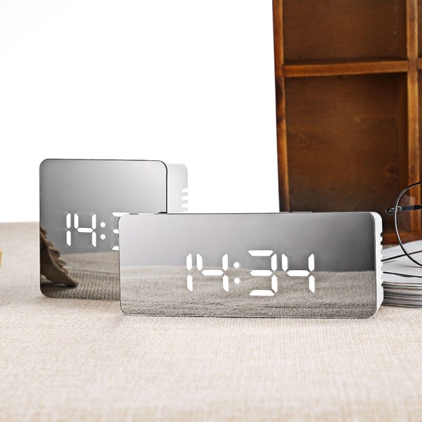 Tyst LED-spegelklocka Multifunktionsdisplay Tid/Temperatur