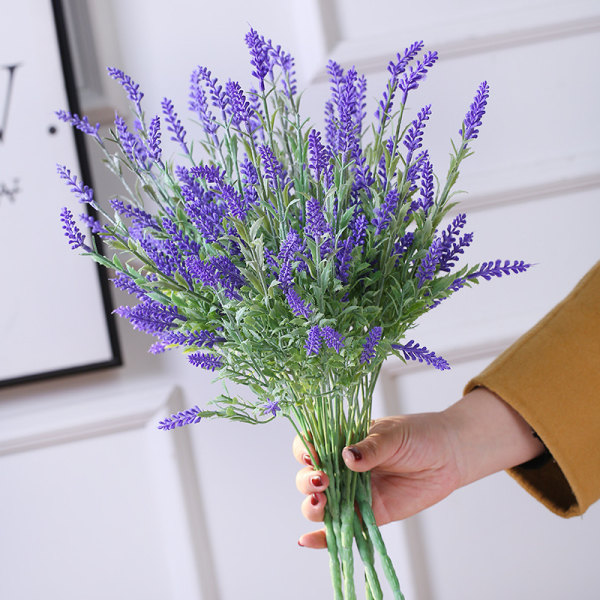 Set med 6 st Lavendel Realistic Touch konstgjorda blommor för fest, blomma A