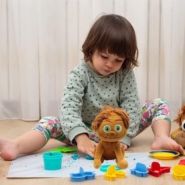 20 cm tegneseriefigur, den gode krammebamse (brun)