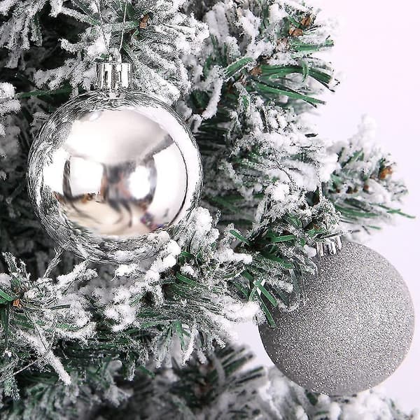 Sett med knusesikre julekulepynt som passer til juletre, sølv