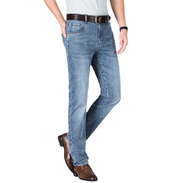 Lavhøjde jeans med støvlesnit – mænds denim med afslappet pasform BLÅ STØRRELSE 38