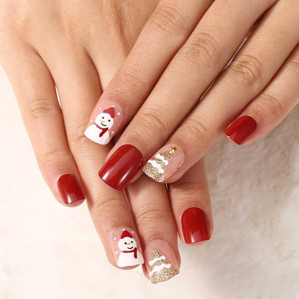 Korta fyrkantiga tryck på nagelglans snöflinga röda falska naglar glitter älg falska naglar akryl full cover naglar jul nageltillbehör för kvinnor och flickor 24 st (julgran)