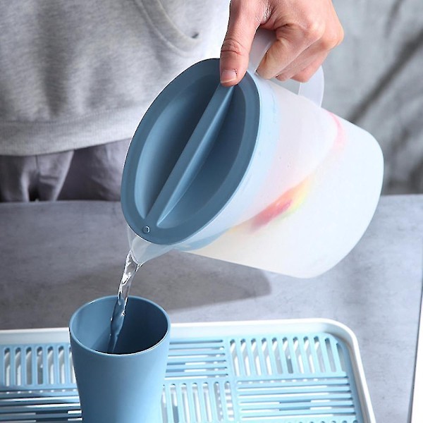 Mångsidig plastkanna med lock för drycker, nordisk blå 2l