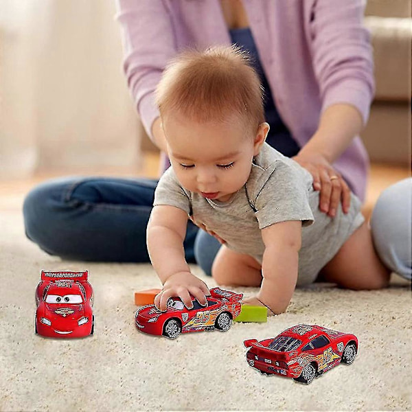 Elokuva-autot 2 -hahmot Lightning McQueen ja hänen ystävänsä metalliset valumuottiautot leluautot ajoneuvomallit lapsille pojille syntymäpäivälahjoiksi