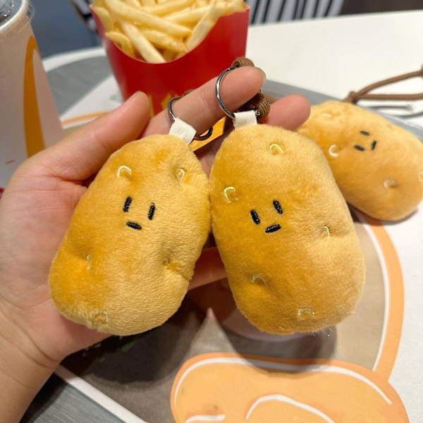 Plush Liten Potatis Hängande Dekoration Söt Fylld Cartoon Grönsak Plushie Nyckelring Ryggsäck Väska Hänge Ornament Födelsedagspresent