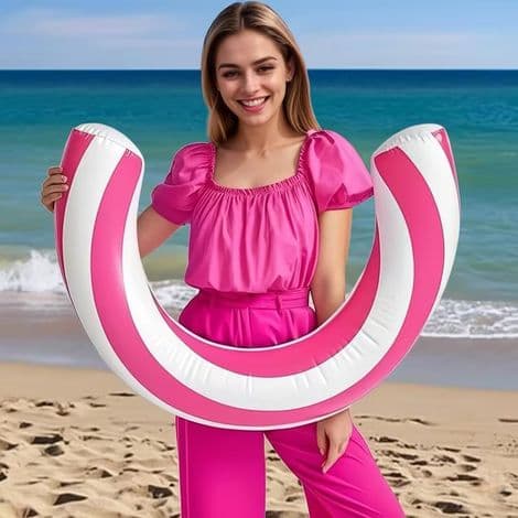 Pink oppustelig bue pool float. Holdbart og sikkert PVC-materiale. Et must-have til sommer sjov.