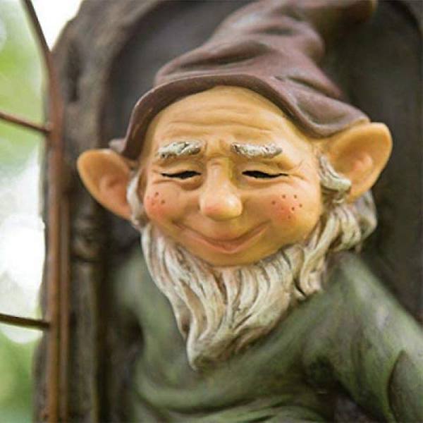 Fantasifulle hagepynt og dekorasjon - dverg, mini dverg, tre skulptur [C]