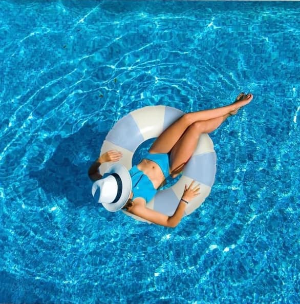 Oppustelig voksen pool flyder retro stribet PVC blå[C]