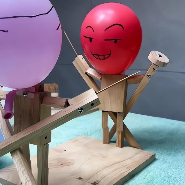 Balloon Bamboo Man Battle Game, 2024 nya handgjorda fäktdockor i trä, snabba bots Battle Game för 2 spelare, med 20 st ballonger Wood Board Thickness 5 mm