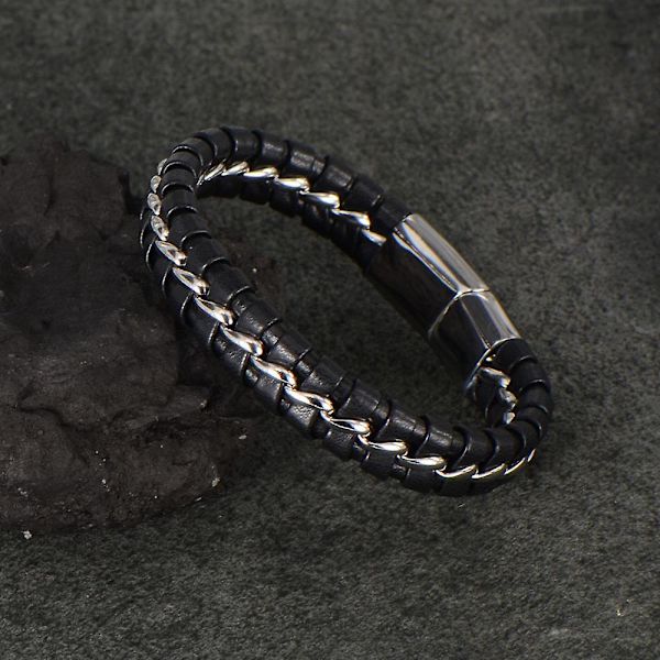 Barnpojkar Äkta Läder Svart Armband. Titan Silverkedja med Magnetisk Spänne 18,5cm