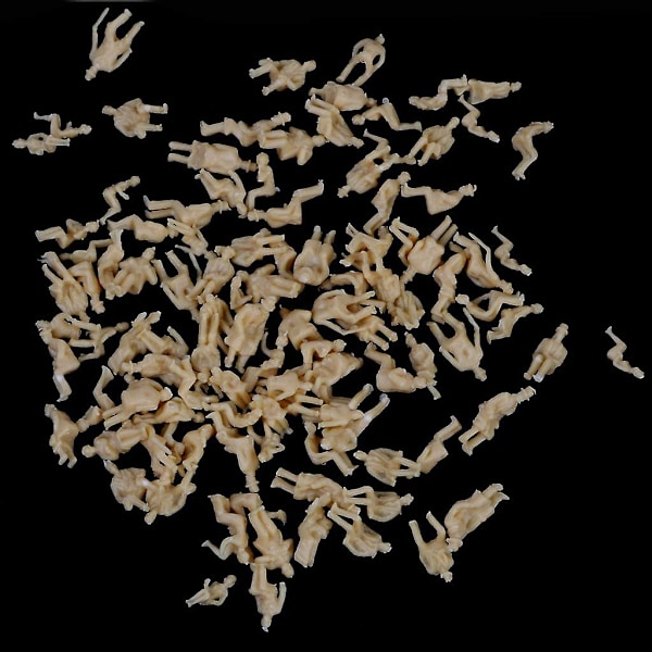 Modelljernbane Umalte Sittende Mennesker Passasjerfigurer 2cm (C)