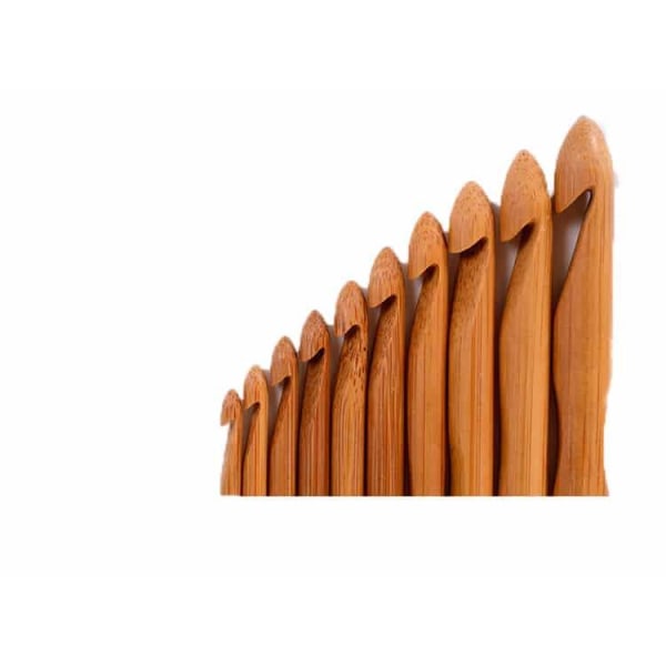 N008 - Sett med 12 stk. heklenåler i den fineste bambusen