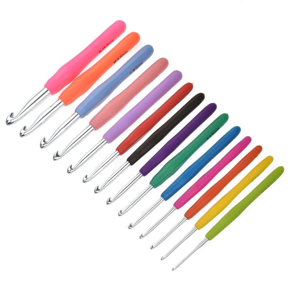 CE013 - Set med 14 st. virknålar plus stickmarkörer, måttband m.m. Rosa one size