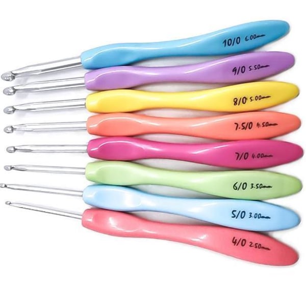 N025 - Set med 8 st. ergonomiska virknålar multifärg one size