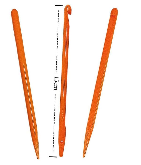 N106 - Set med 7 st. virknålar i plast med garn multifärg one size