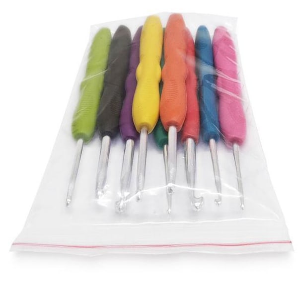 N024 - Set med 9 st. ergonomiska virknålar multifärg one size