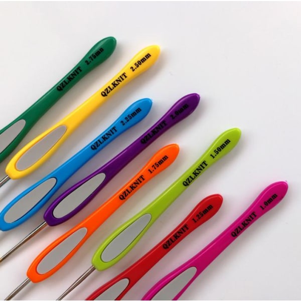 N144 - Set med 10 st. ergonomiska virknålar multifärg one size