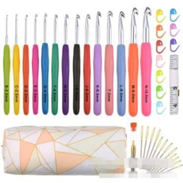 CE013 - Set med 14 st. virknålar plus stickmarkörer, måttband m.m. Rosa one size