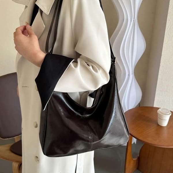 Trendy skuldertaske til kvinder Underarms tasker med lynlås og alsidig opbevaringsplads Sort Black