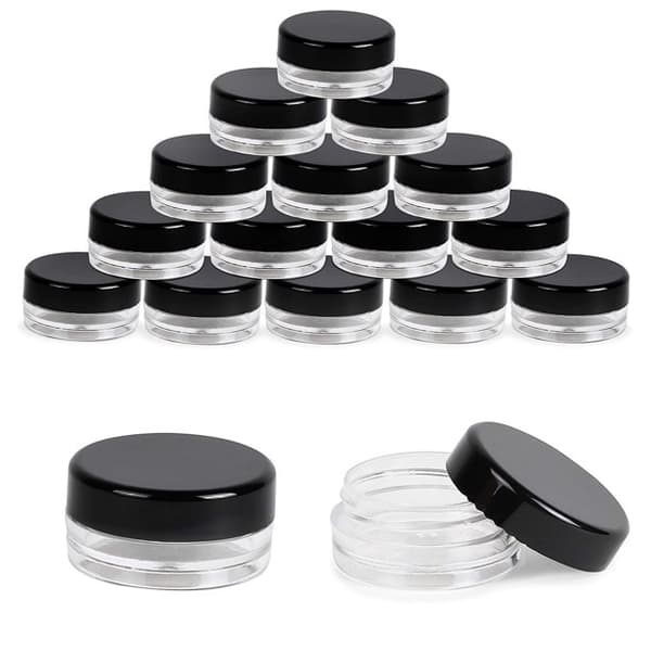 60-pack små plastbehållare med svarta lock, etiketter ingår, 3 ml vardera