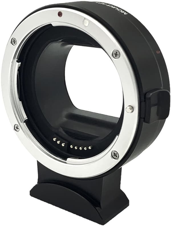 Kompatibel med EF-EOS R-adapter. Fungerar med Canon R-seriens kamerahus (RP, R5, R50) och EF/EF-S-objektiv. Stöder autofokus.