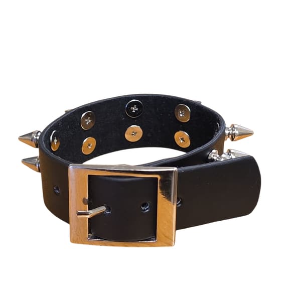Svart lærarmbånd med doble rader med kjegleformede pigger Black black