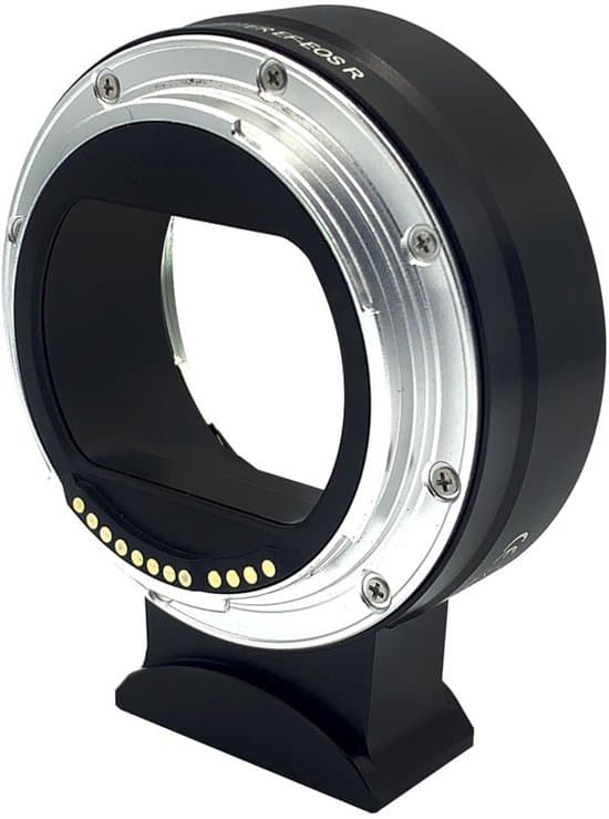 Kompatibel med EF-EOS R-adapter. Fungerar med Canon R-seriens kamerahus (RP, R5, R50) och EF/EF-S-objektiv. Stöder autofokus.