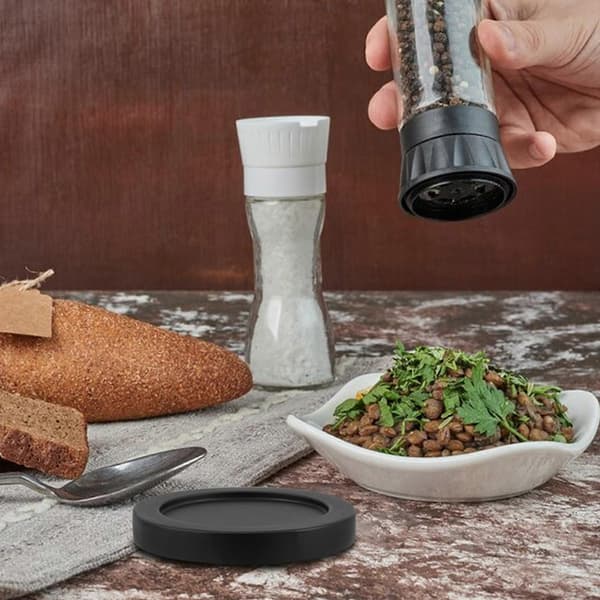 Stativ for pepperkvern i tre med sklisikker base for benkeplate