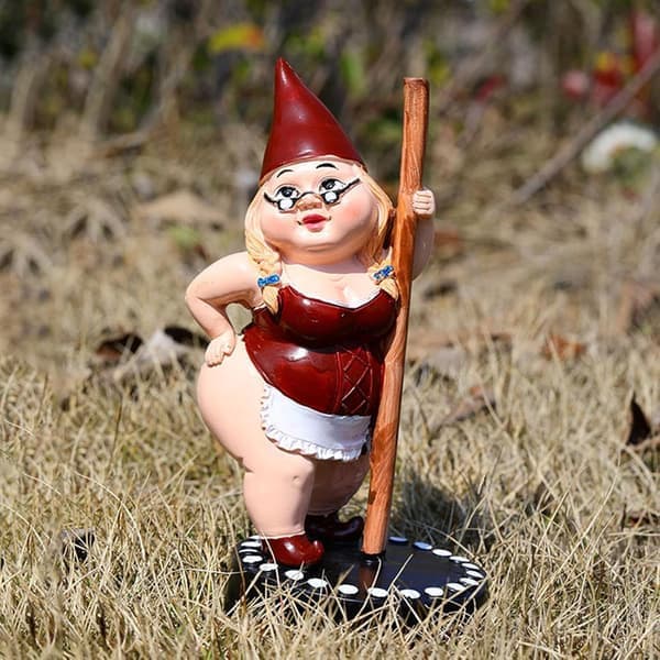 Poledansande trädgårdstomte, Poledansande tomte, Trädgårdsstaty i harts