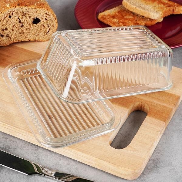 Smørboks i glas - klassisk design, velegnet til opbevaring og servering af smør.