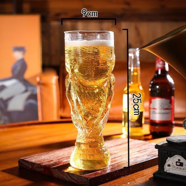 Världscupölglas, designade som en fotbollstrofée (850ML)
