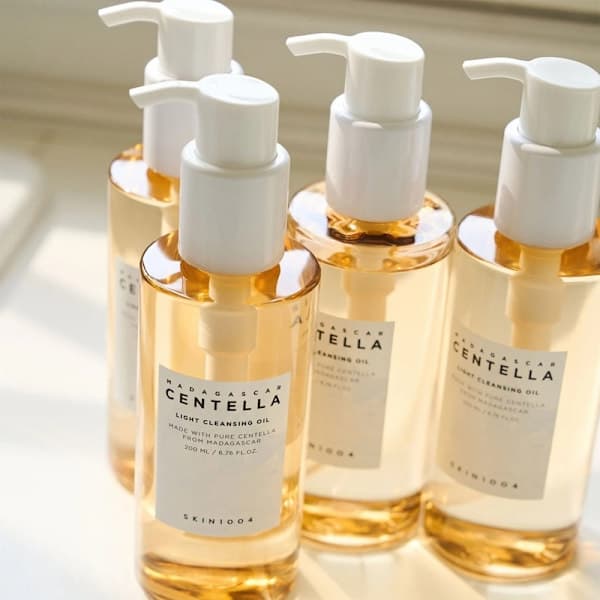 SKIN1004 Madagascar Centella Light Cleansing Oil 30ml Keltainen