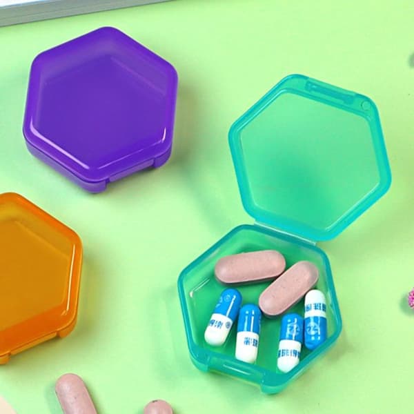 3-delt sæt bærbare medicinopbevaringsbokse - Orange, grøn, lilla