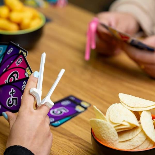 Fire-finger clips – lavet af oliebestandig plast, praktisk til at bære snacks.
