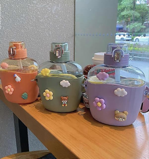 Sommar Bärbar Stor Kapacitet Sportflaska Platt Studs Plastmugg [700ML*Vit] Mugg + Muggborste + Sugrörsborste