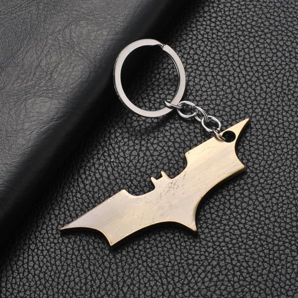 Pronssinvärinen avaimenperä Batman-riipuksella, Dark Knight K K