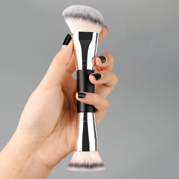 Dobbeltsidig sminkekost for konturering, blending, bronsing, flytende, krem, pudder