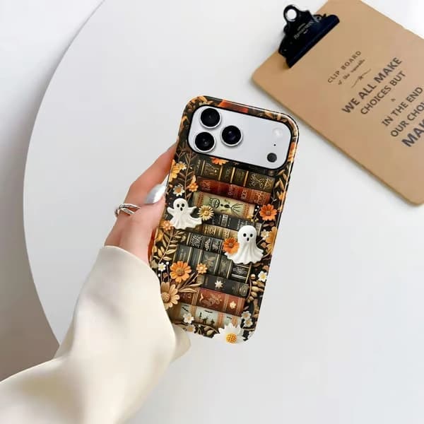 til iPhone 17 Pro Max - Slankt ridsefast telefoncover til piger kvinder - Søde spøgelser bogreol efterårsblomster (blank)